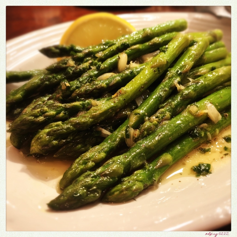 Why You'll Love This Garlic Roasted Asparagus