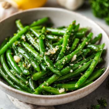 Easy French Garlic Butter Green Beans With Savory Flavor