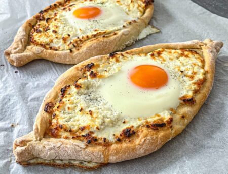 Georgian Khachapuri Recipe: Discover a Taste of Eastern Europe