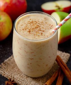 Spiced Apple Cider Smoothie: Cozy Fall Drink Delight!