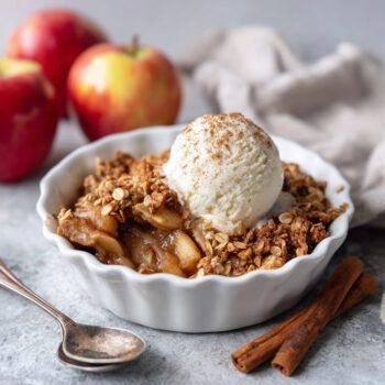 Cinnamon Apple Crisp: Irresistible Fall Dessert Delight!